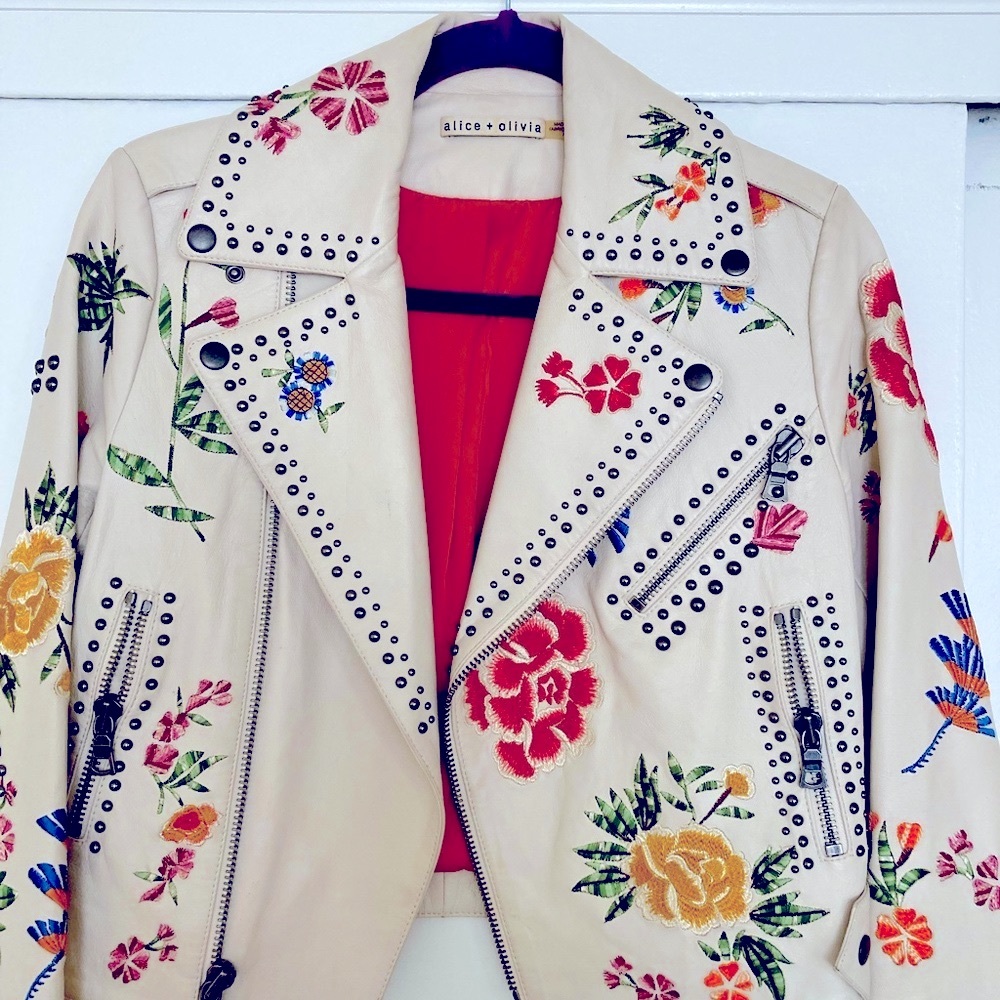 Alice and Olivia white 100% leather jacket like new!